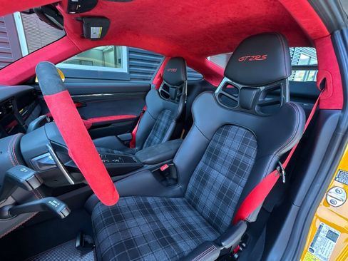 Certified 2018 Porsche 911 GT2 RS RWD image 5