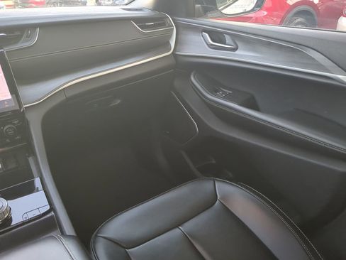 Used 2024 Jeep Grand Cherokee Limited 4xe image 14