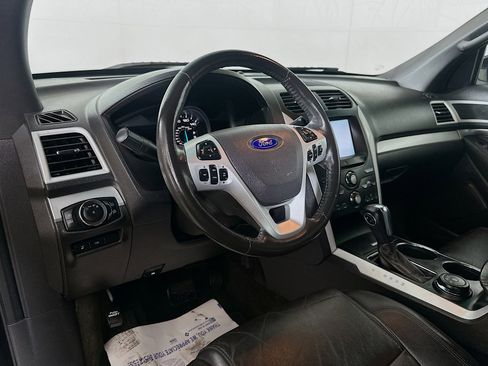Used 2011 Ford Explorer XLT w/ 202A Rapid Spec Order Code AWD/4WD image 9