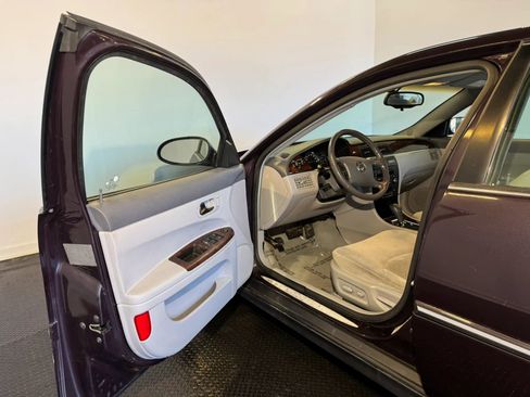 Used 2007 Buick LaCrosse CX w/ Chrome Enhancement Package FWD image 8