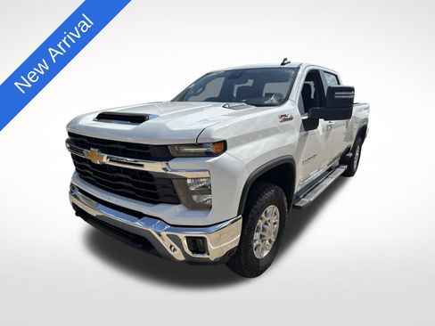 Used 2024 Chevrolet Silverado 2500 LT AWD/4WD image 1