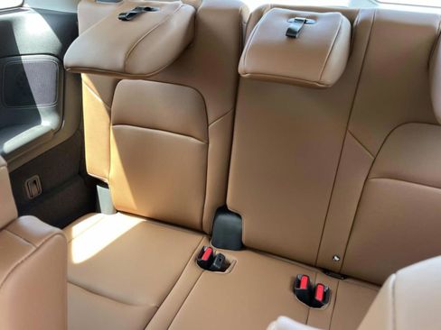 New 2026 Nissan Pathfinder Platinum FWD image 12