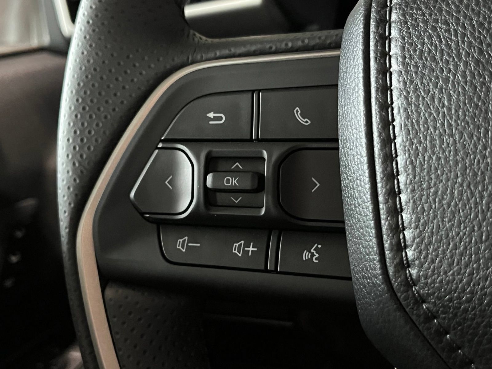 New 2026 Toyota 4Runner Limited AWD/4WD image 32