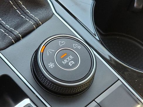 Used 2022 Volkswagen Atlas SE image 35