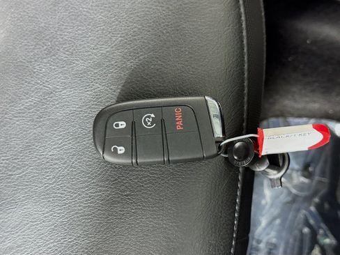 Used 2016 Jeep Renegade Trailhawk w/ Premium Trailhawk Package image 36