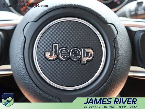 Used 2020 Jeep Wrangler Unlimited Sahara AWD/4WD image 25