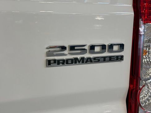 Used 2024 RAM ProMaster 2500 w/ Convenience Group FWD image 14