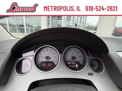 Used 2012 Volkswagen Routan SE image 15