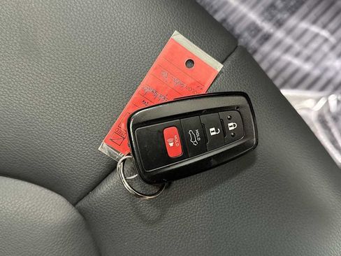 Certified 2022 Toyota Highlander XLE image 33