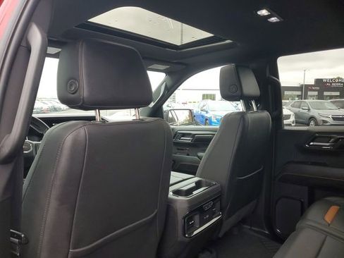 Certified 2023 GMC Sierra 1500 AT4 w/ Technology Package AWD/4WD image 9