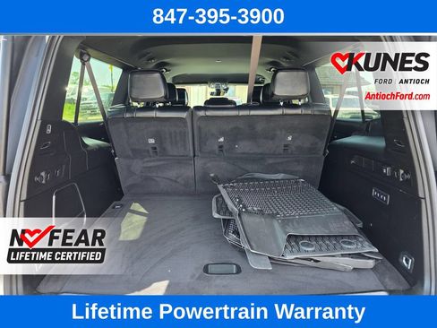 Used 2024 Jeep Wagoneer L Series II w/ Flexible Seating Group AWD/4WD image 28