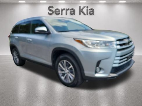Used 2019 Toyota Highlander XLE FWD image 7