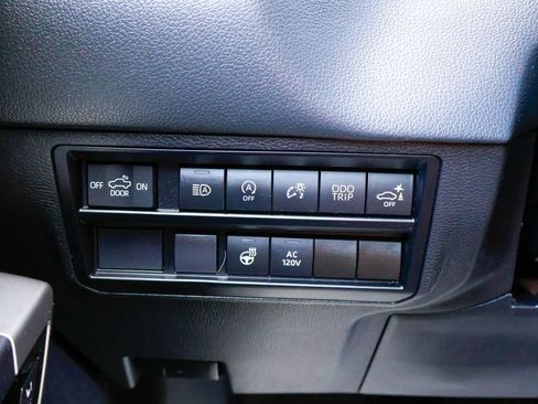 Used 2023 Toyota Tundra Limited AWD/4WD image 21