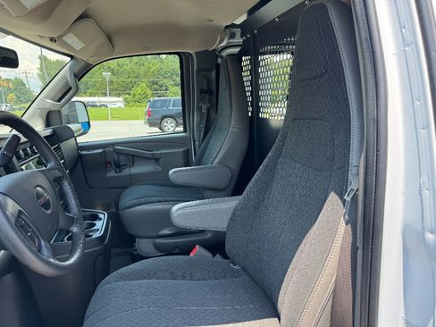 Certified 2022 GMC Savana 2500 w/ Driver Convenience Package image 8