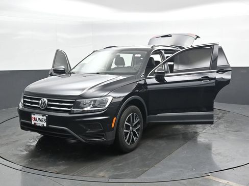 Used 2021 Volkswagen Tiguan SE AWD/4WD image 53