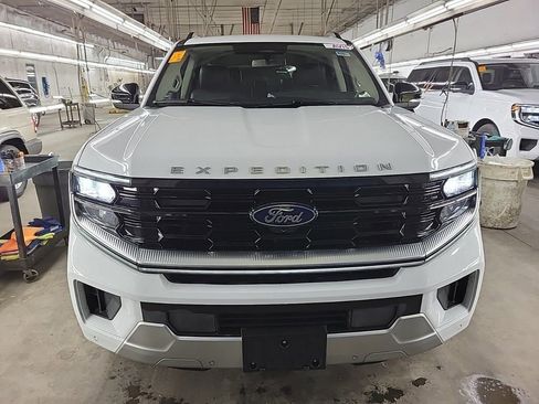 Used 2025 Ford Expedition Platinum image 6