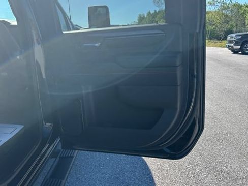 Used 2024 GMC Sierra 2500 AT4 AWD/4WD image 30