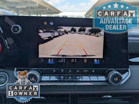 Used 2024 Chevrolet Colorado Z71 w/ Z71 Convenience Package 2 AWD/4WD image 9