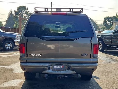 Used 2005 Ford Excursion Limited AWD/4WD image 6
