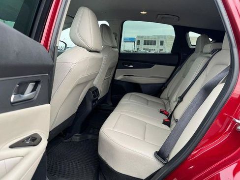 Certified 2025 Nissan Murano SV AWD/4WD image 10