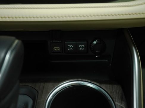 Used 2020 Toyota Highlander Limited AWD/4WD image 22