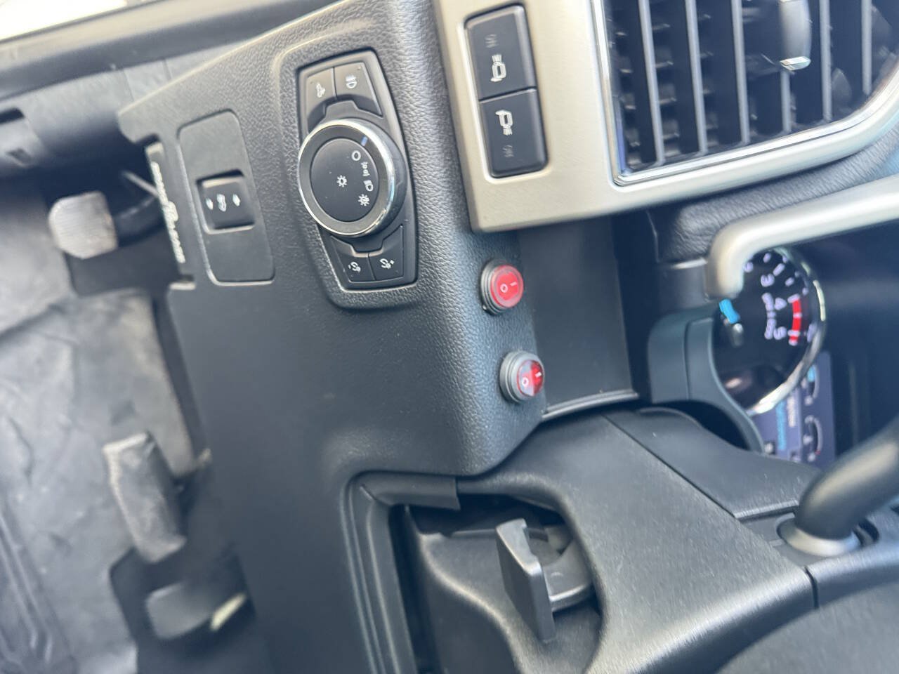 Used 2020 Ford F250 Lariat w/ Lariat Value Package AWD/4WD image 12