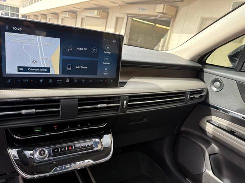 Used 2024 Lincoln Corsair Reserve w/ Equipment Group 202A image 18