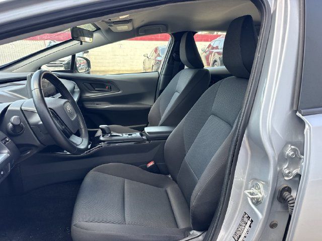 Used 2025 Toyota Prius LE FWD image 25