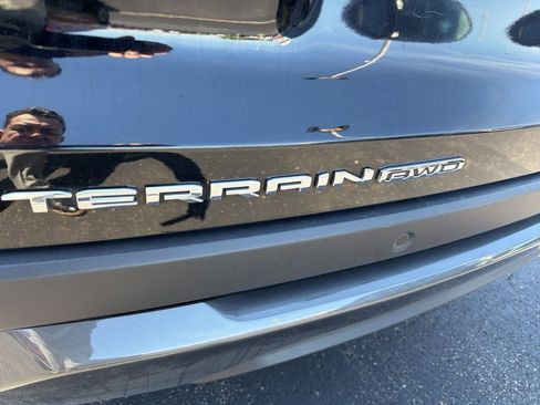 Used 2025 GMC Terrain Elevation image 4