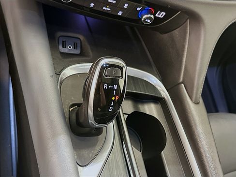 Used 2019 Buick Enclave Essence AWD/4WD image 25
