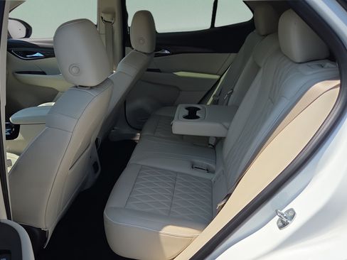 Used 2023 Buick Envision Avenir FWD image 10