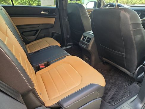 Used 2020 Volkswagen Atlas Cross Sport SEL Premium AWD/4WD image 25