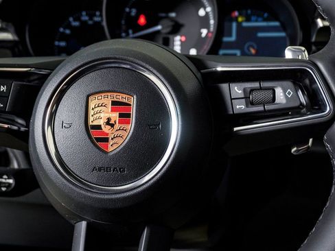 New 2026 Porsche Macan image 19