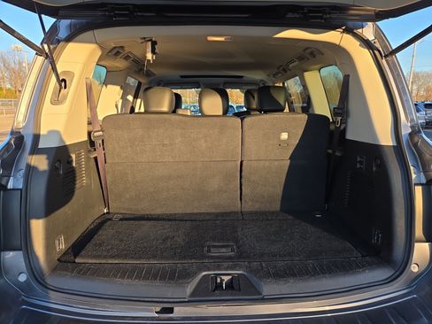 Used 2020 Nissan Armada SL w/ Premium Package image 9