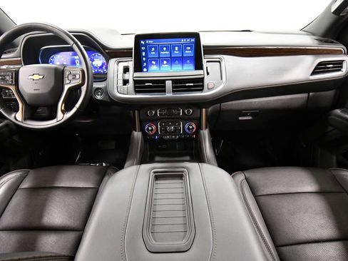 Used 2024 Chevrolet Tahoe High Country image 3