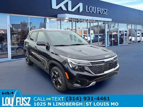 Used 2025 Kia Seltos S AWD/4WD image 1