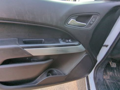 Used 2020 Chevrolet Colorado LT w/ Safety Package RWD image 9