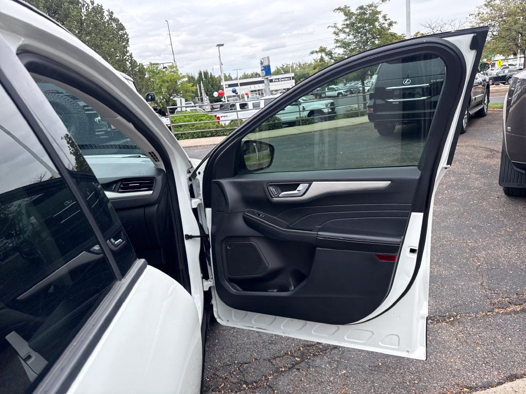 Certified 2021 Ford Escape SEL FWD image 29