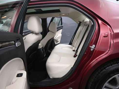 Used 2016 Chrysler 300 Limited RWD image 13