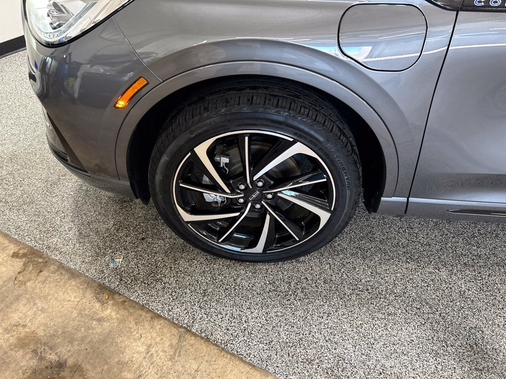 Certified 2025 Lincoln Corsair Grand Touring w/ Rear Removable Package Tray AWD/4WD image 30