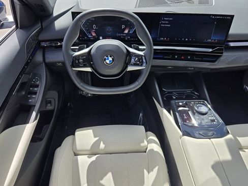 Used 2024 BMW 530i w/ Convenience Package RWD image 12