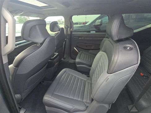 Used 2024 Kia EV9 Land image 9