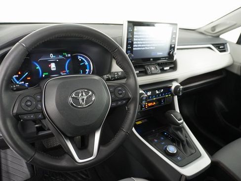Used 2022 Toyota RAV4 Limited image 27