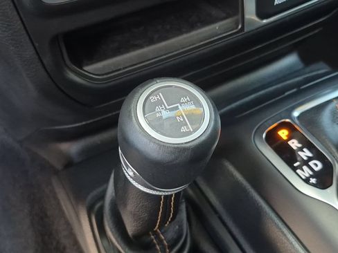 Used 2021 Jeep Wrangler Unlimited Sahara AWD/4WD image 23