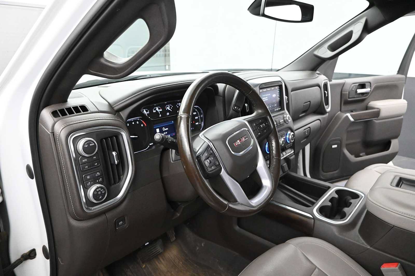 Used 2021 GMC Sierra 1500 SLT w/ SLT Premium Plus Package AWD/4WD image 10