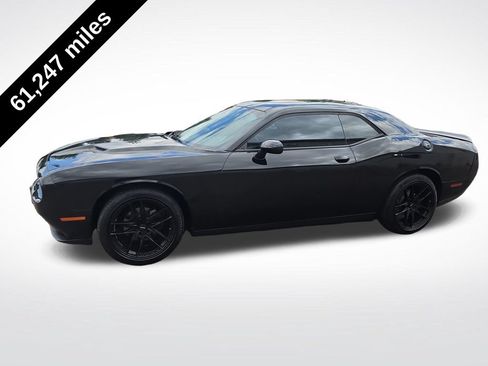 Used 2020 Dodge Challenger SXT w/ Blacktop Package RWD image 2