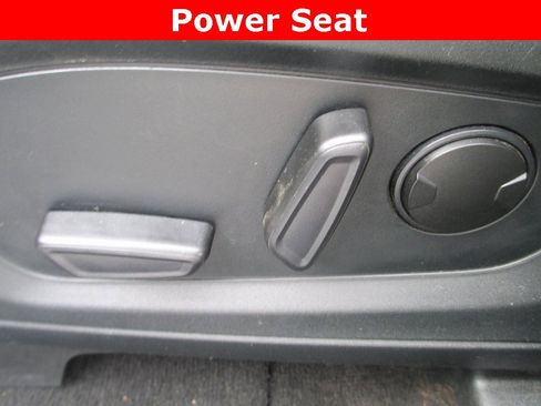 Used 2020 Ford Explorer XLT w/ Equipment Group 202A image 23