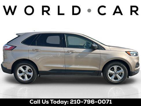 Used 2020 Ford Edge SE FWD image 2