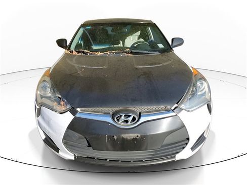 Used 2012 Hyundai Veloster image 2