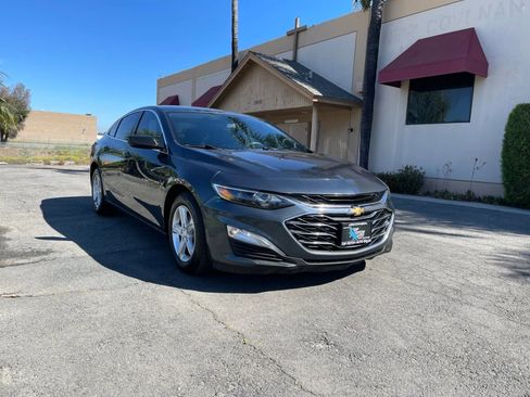 Used 2019 Chevrolet Malibu LS image 3